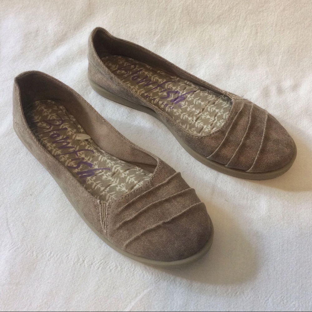 Blowfish canvas flats - size 7 1/2 Wide